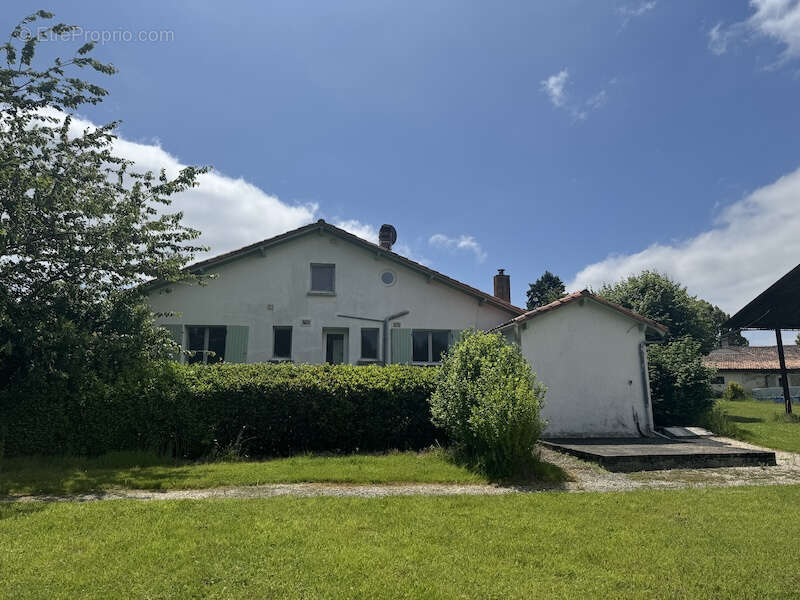 Maison à LA GENETOUZE