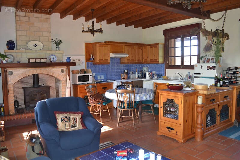 Maison à SAINT-MARTIN-DE-RIBERAC