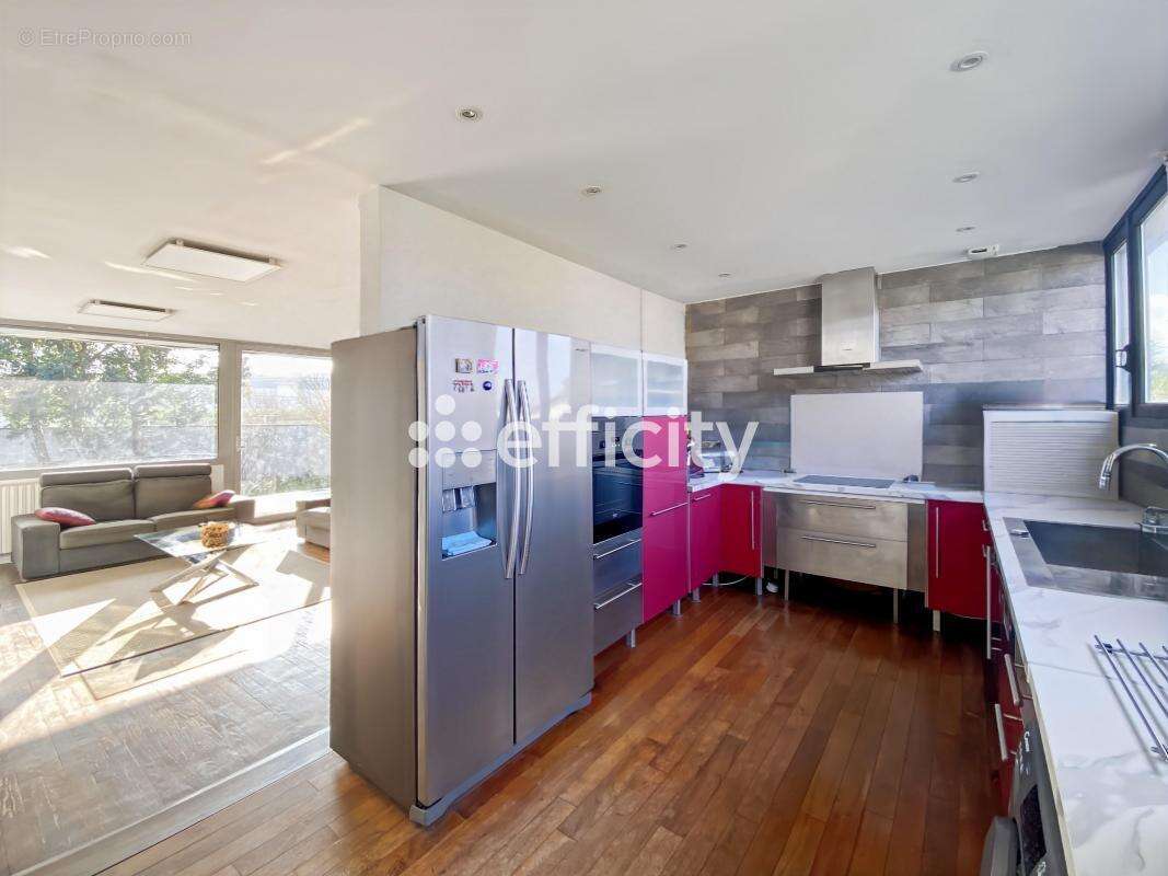 Maison à AMBARES-ET-LAGRAVE