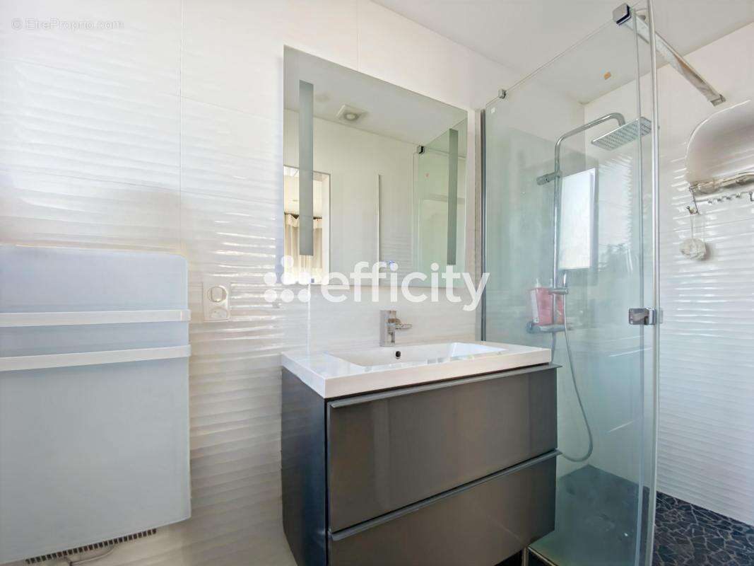 Maison à AMBARES-ET-LAGRAVE