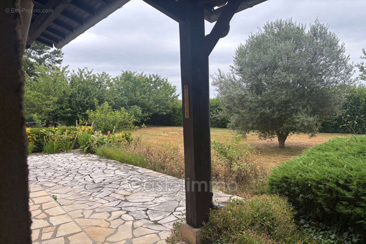 Maison à SAINT-NICOLAS-DE-LA-GRAVE