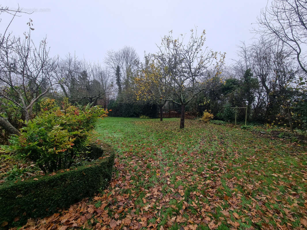 Maison à LE MELE-SUR-SARTHE