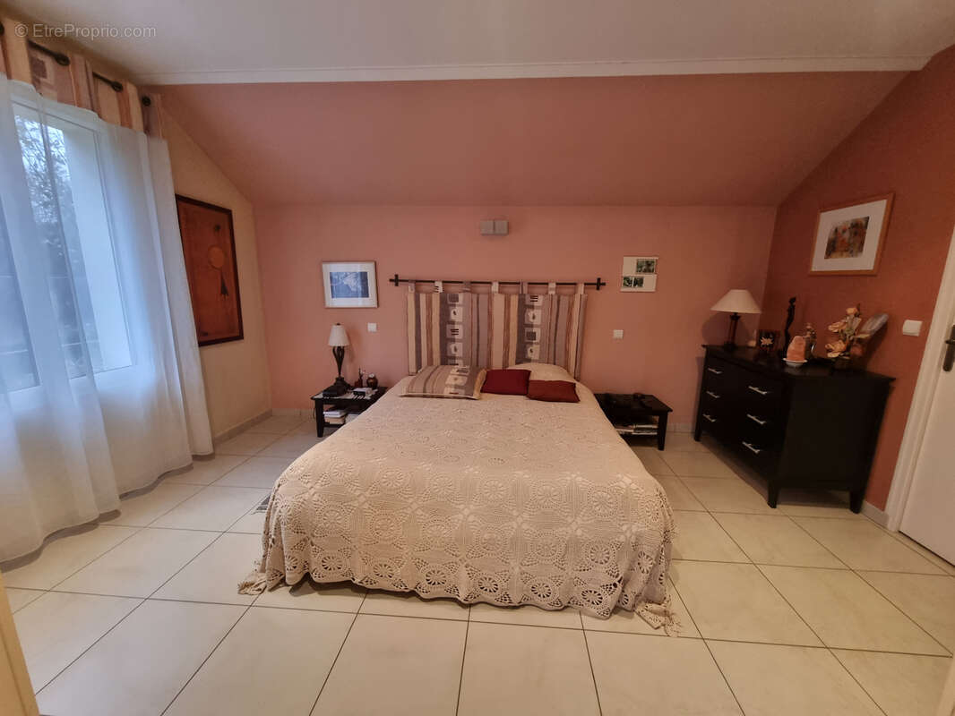 Maison à LE MELE-SUR-SARTHE