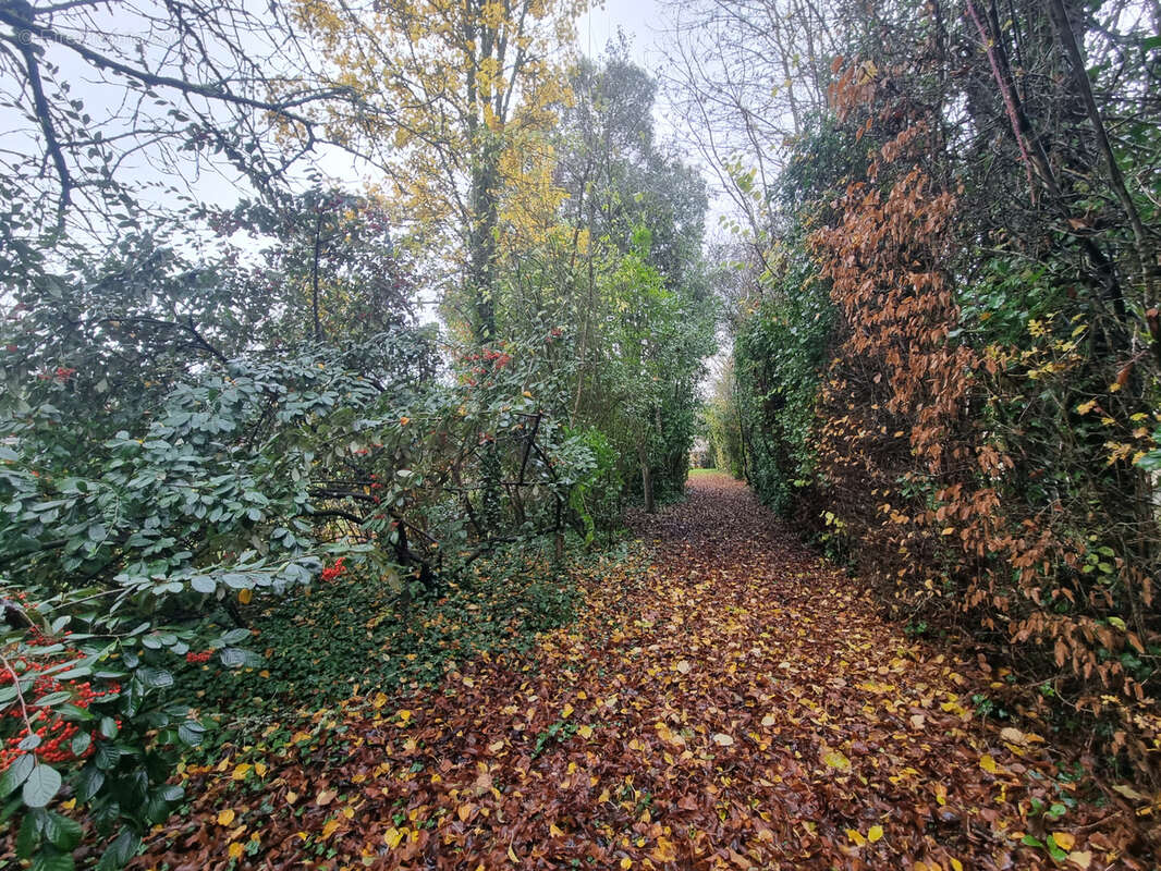 Maison à LE MELE-SUR-SARTHE