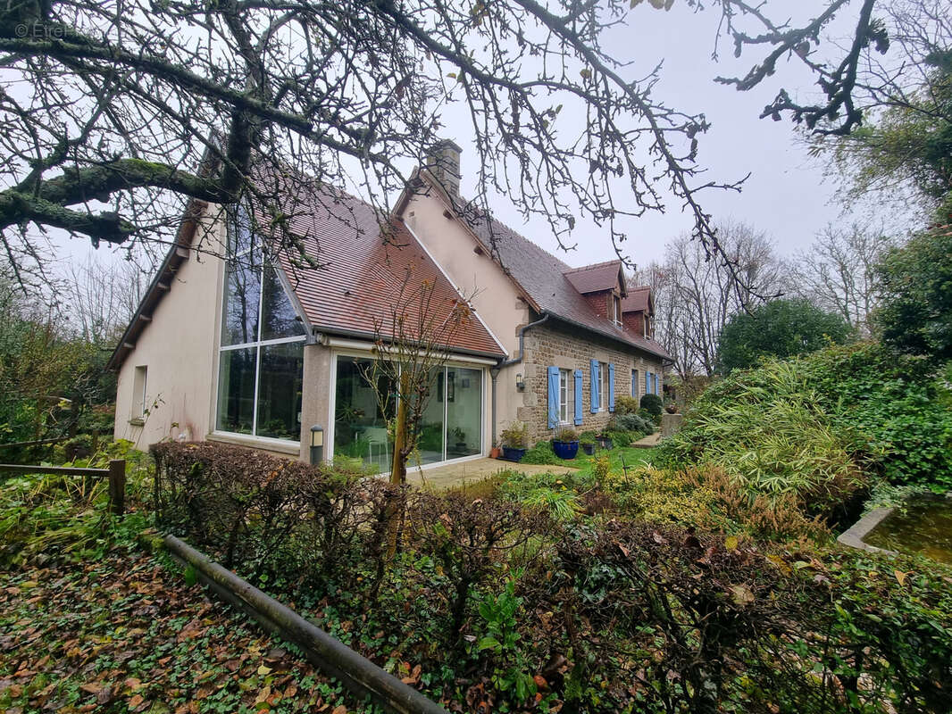 Maison à LE MELE-SUR-SARTHE