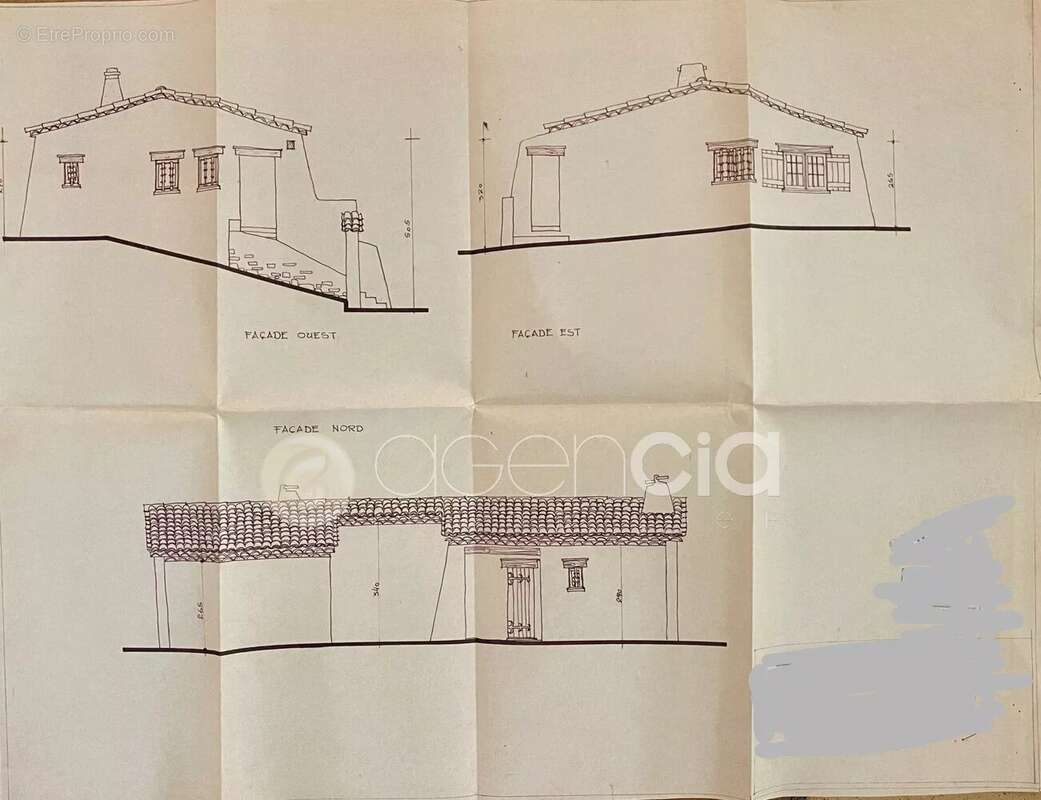 Maison à TOURRETTES-SUR-LOUP