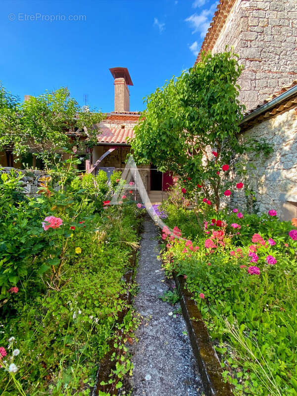 Maison à TOURNON-D&#039;AGENAIS