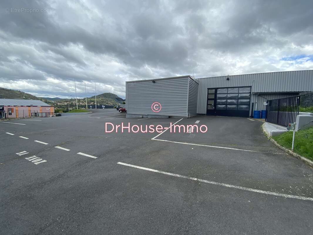 Commerce à BRIVES-CHARENSAC