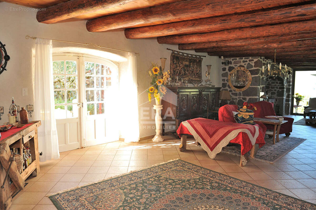 Maison à SAINT-PRIVAT-D&#039;ALLIER