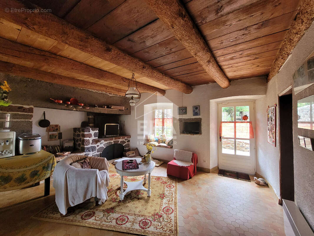 Maison à SAINT-PRIVAT-D&#039;ALLIER