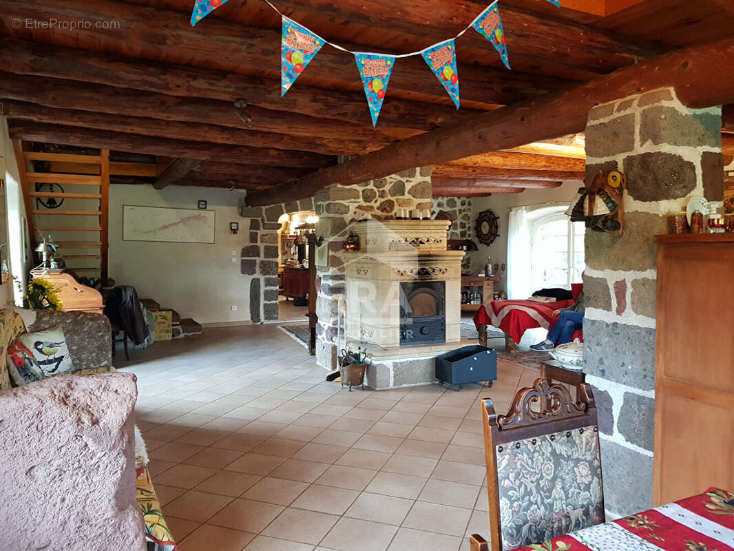 Maison à SAINT-PRIVAT-D&#039;ALLIER