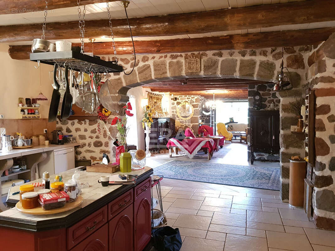 Maison à SAINT-PRIVAT-D&#039;ALLIER