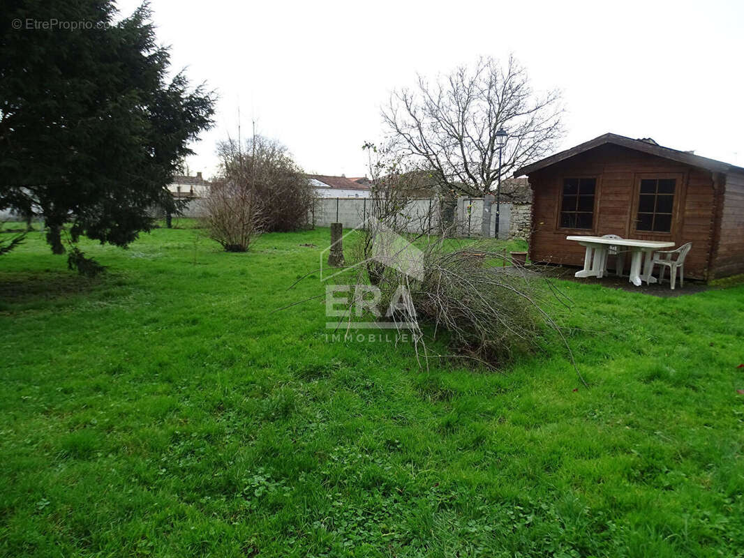 Maison à SAINT-GERMAIN-DE-MARENCENNES
