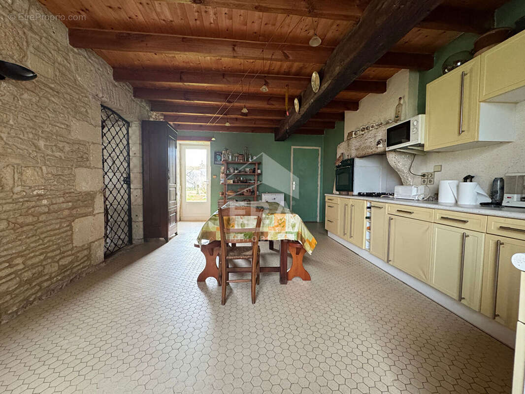 Maison à SAINT-GERMAIN-DE-MARENCENNES