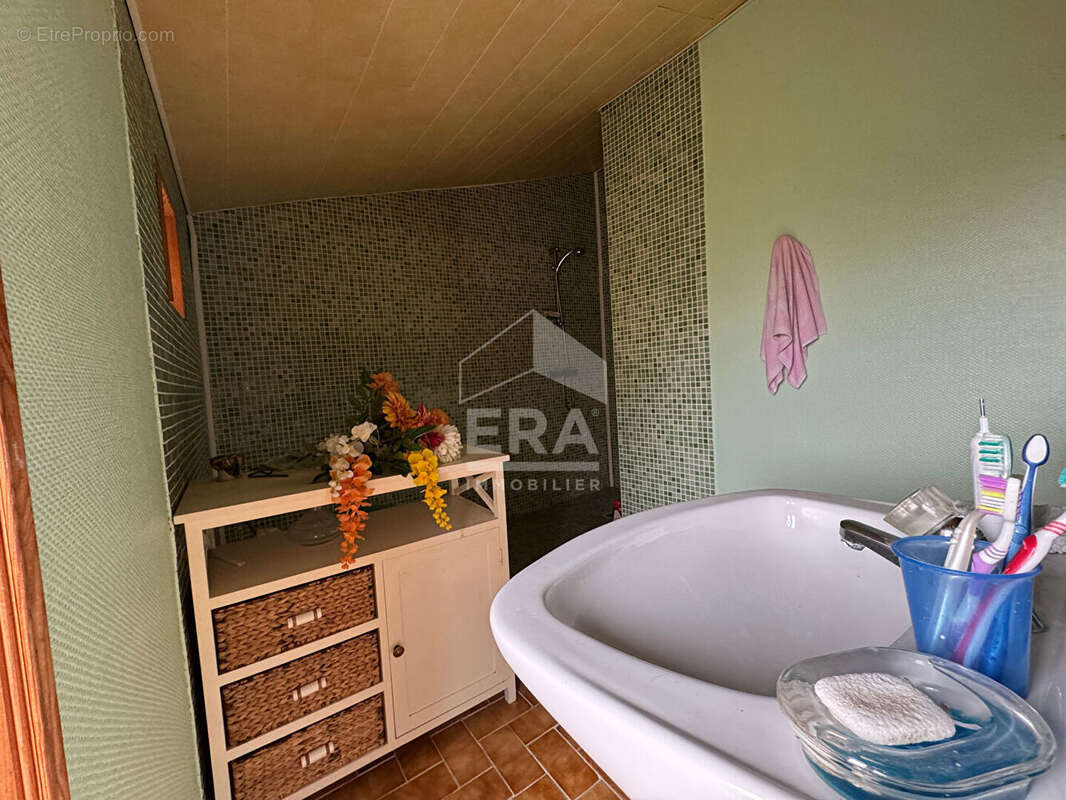 Maison à SAINT-GERMAIN-DE-MARENCENNES