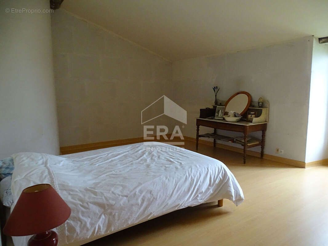 Maison à SAINT-GERMAIN-DE-MARENCENNES