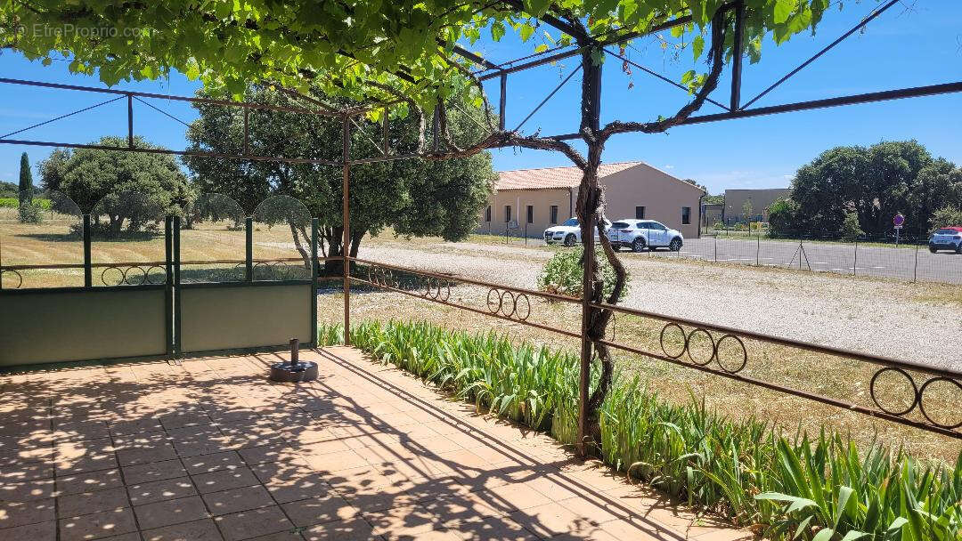 Commerce à SERIGNAN-DU-COMTAT