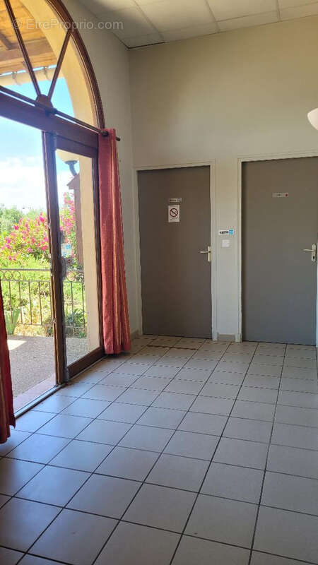 Commerce à SERIGNAN-DU-COMTAT