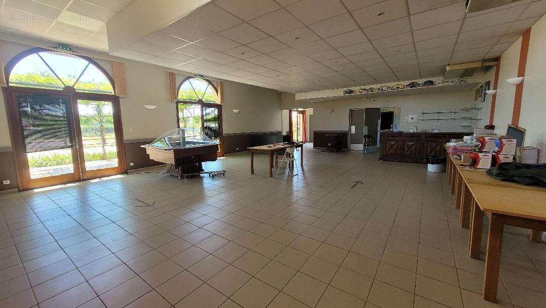 Commerce à SERIGNAN-DU-COMTAT