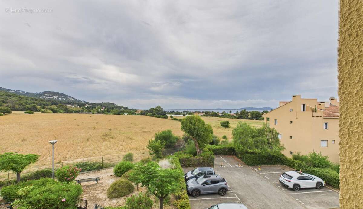 Appartement à CARQUEIRANNE