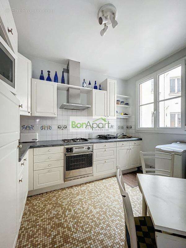 Appartement à PARIS-10E