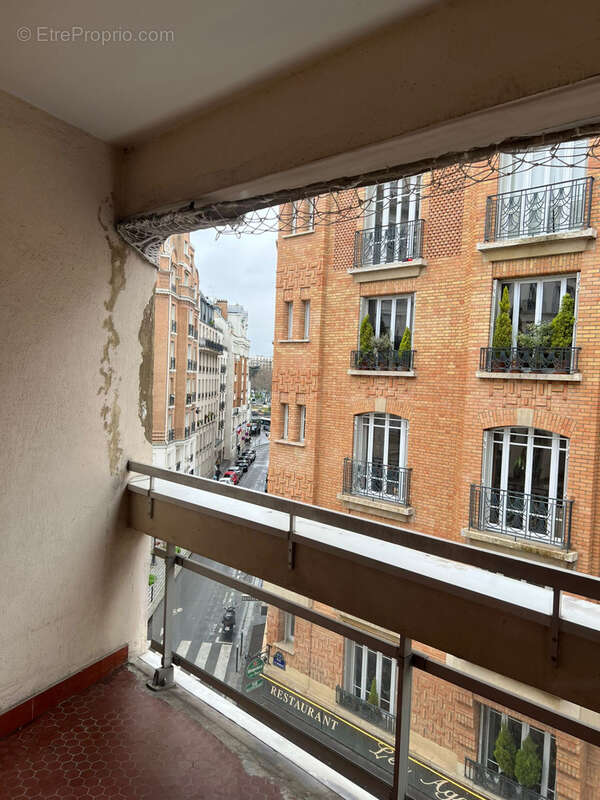 Appartement à PARIS-16E