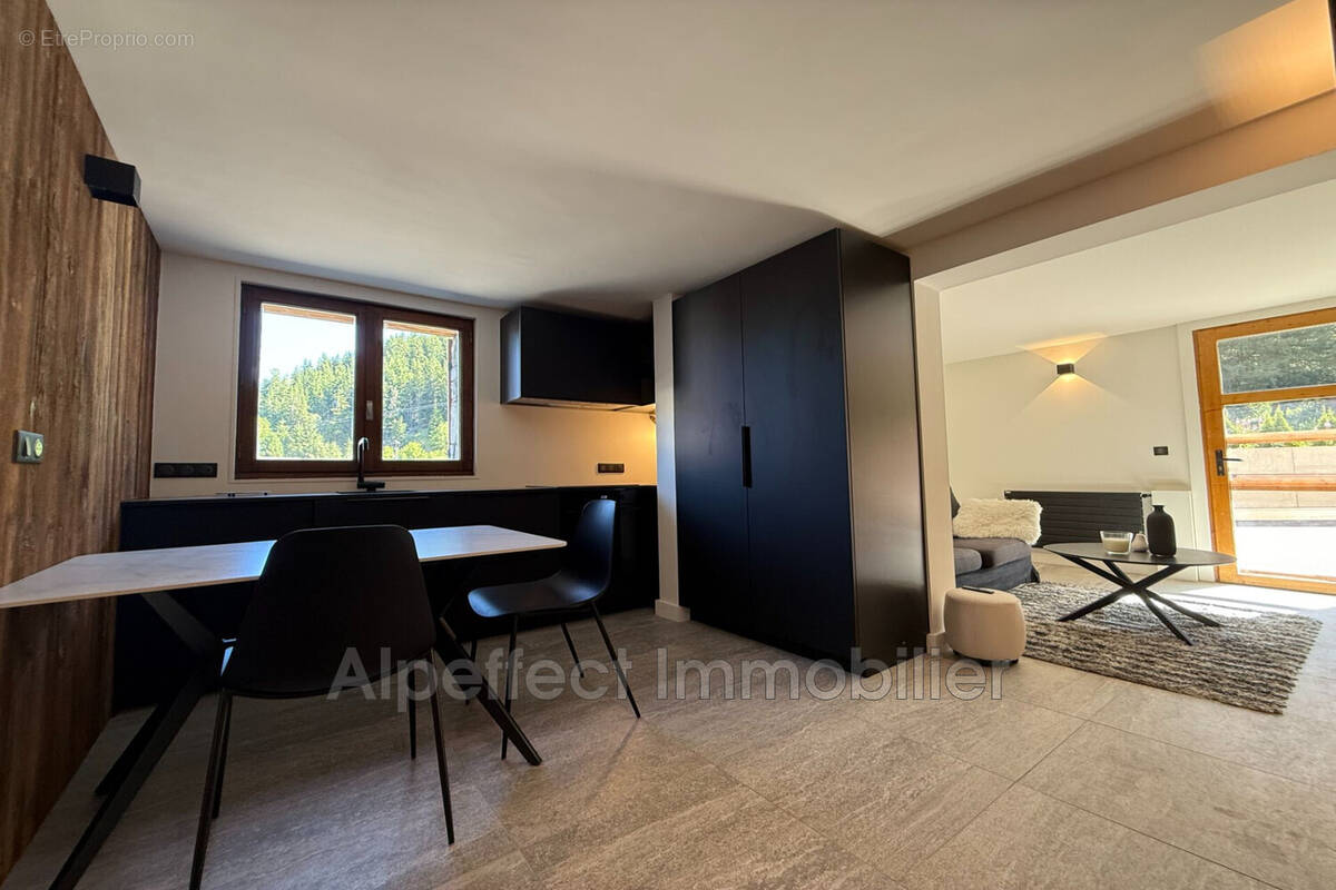 Appartement à LES ALLUES