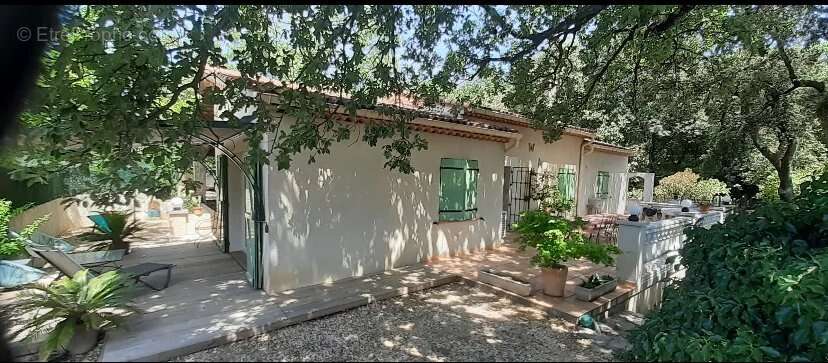 Maison à LA ROQUEBRUSSANNE