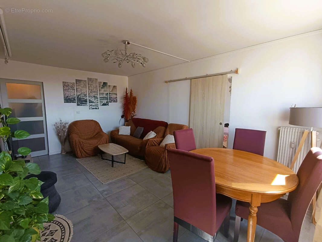 Appartement à MAINVILLIERS