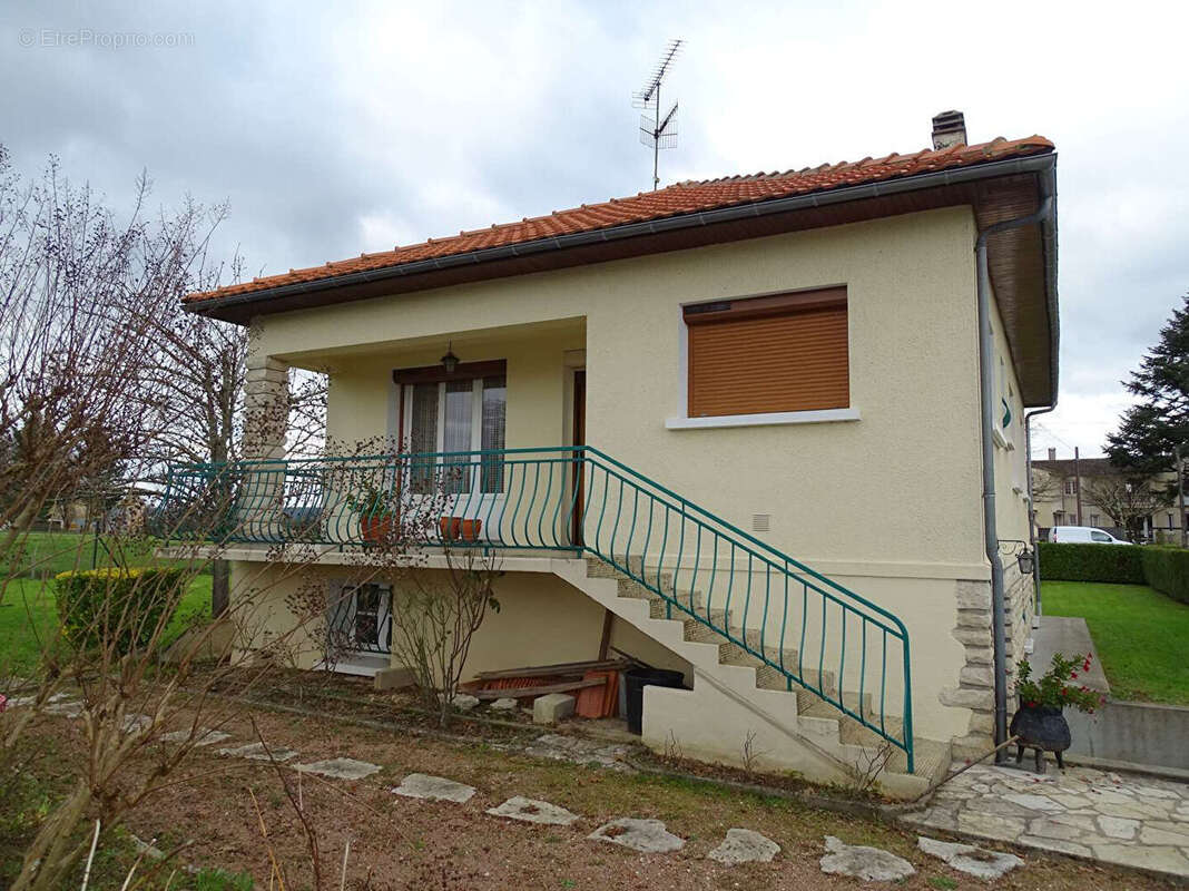 Maison à SAINT-MEDARD-DE-MUSSIDAN