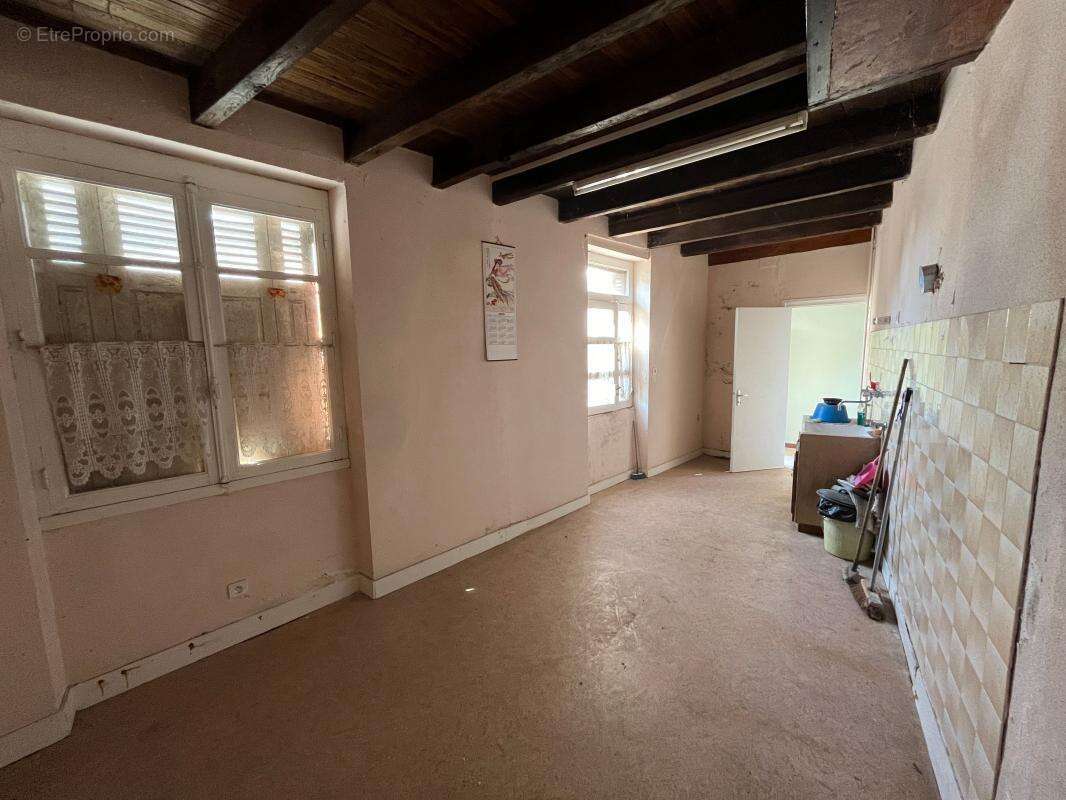 Maison à BUSSIERE-POITEVINE