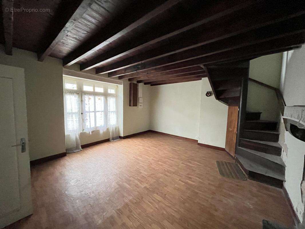 Maison à BUSSIERE-POITEVINE