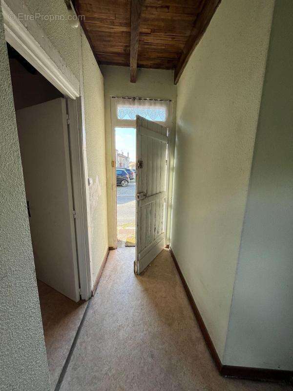 Maison à BUSSIERE-POITEVINE