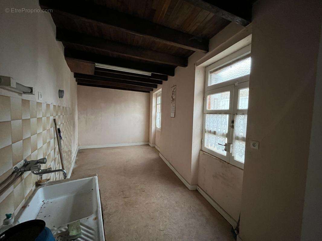 Maison à BUSSIERE-POITEVINE