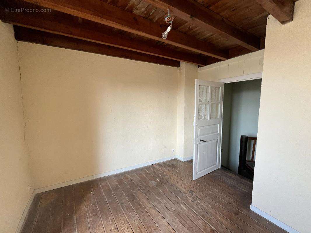 Maison à BUSSIERE-POITEVINE