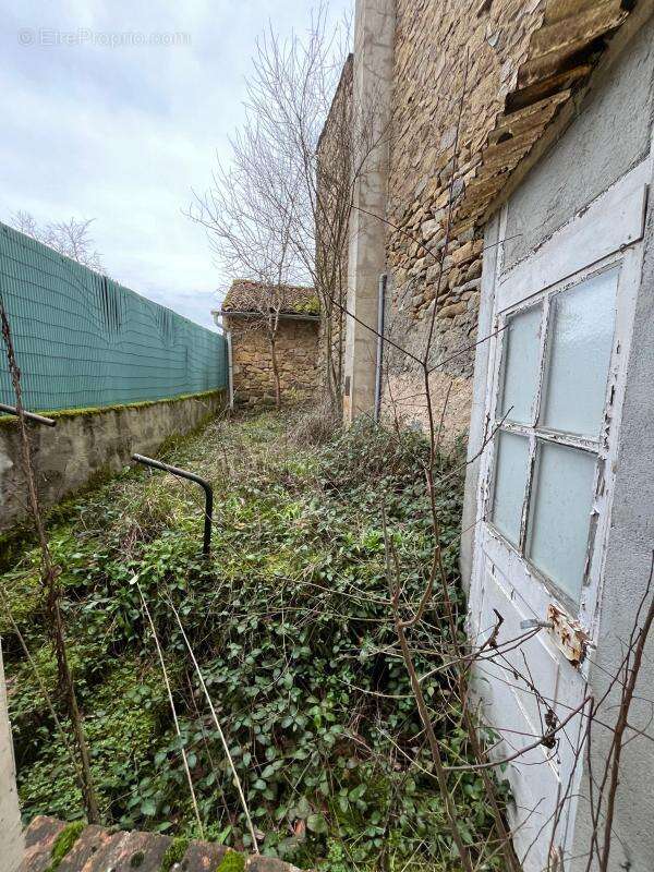 Maison à BUSSIERE-POITEVINE