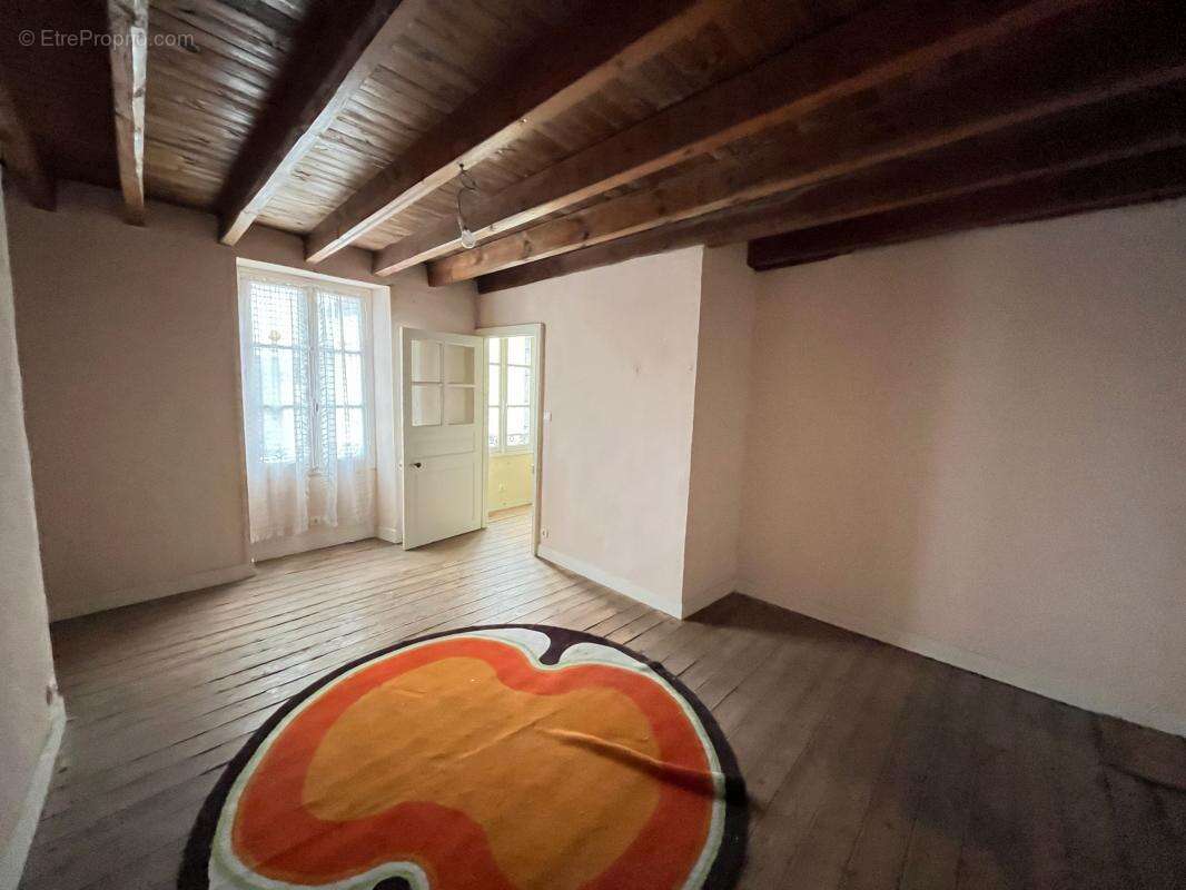 Maison à BUSSIERE-POITEVINE