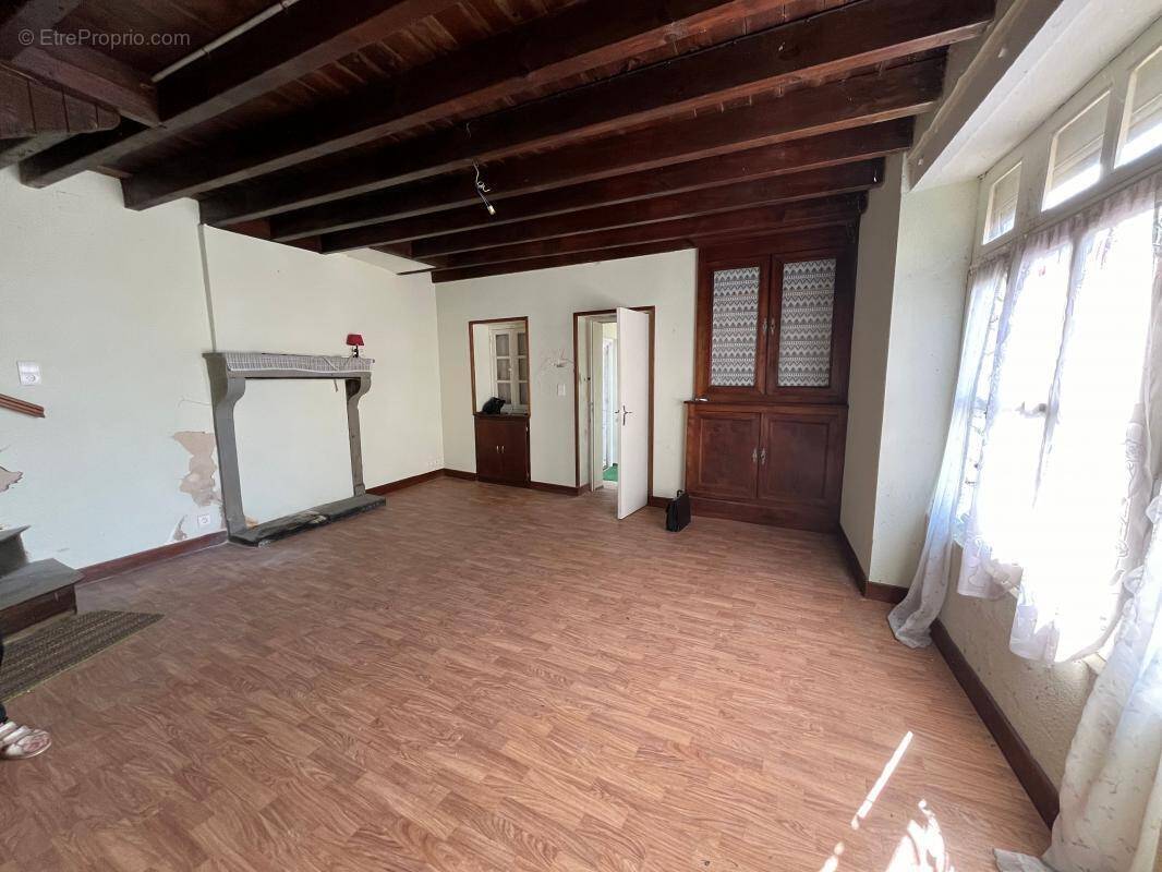 Maison à BUSSIERE-POITEVINE