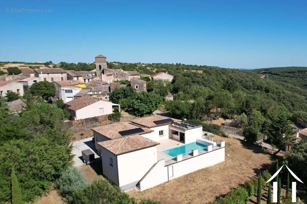 Maison à CARLENCAS-ET-LEVAS