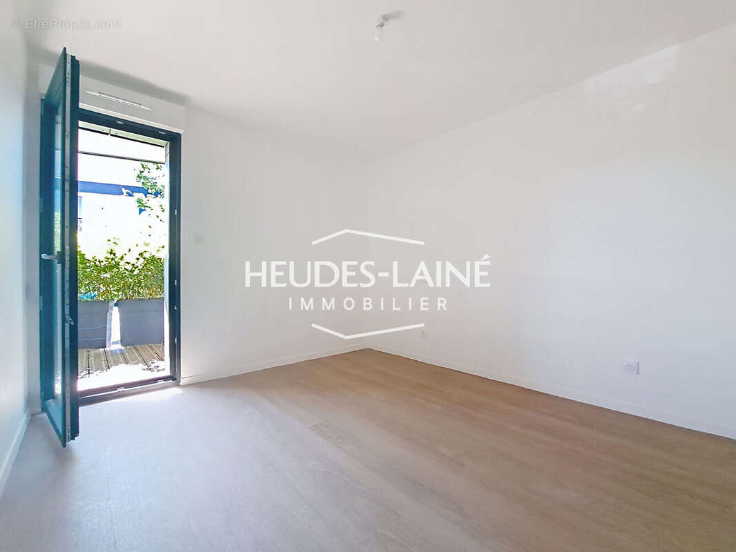 Appartement à DONVILLE-LES-BAINS