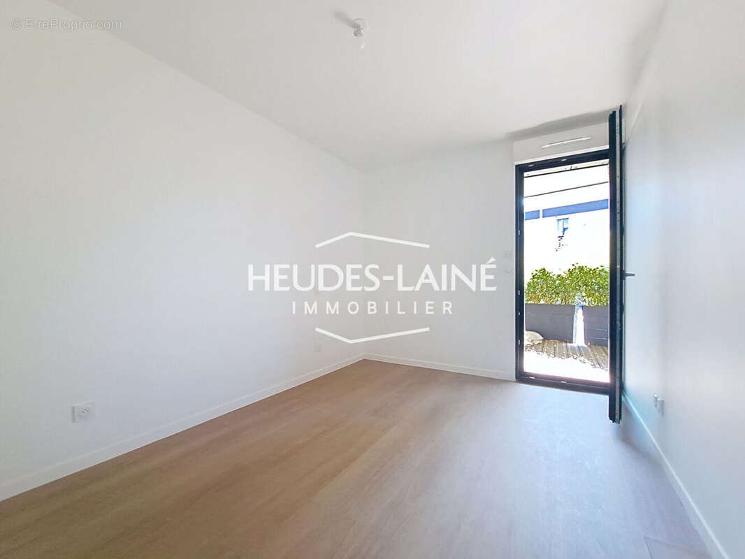 Appartement à DONVILLE-LES-BAINS