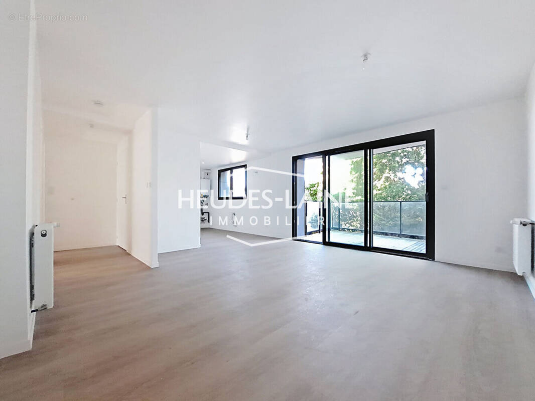 Appartement à DONVILLE-LES-BAINS