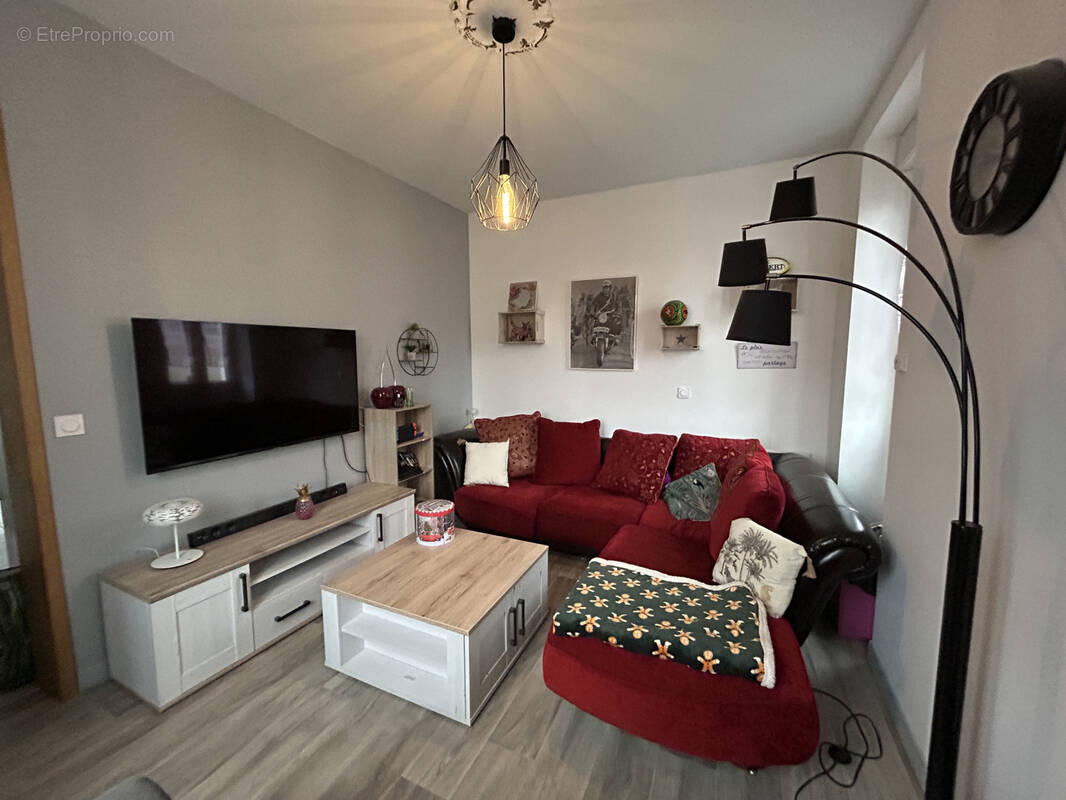 Maison à SAINT-PRIEST-DE-GIMEL