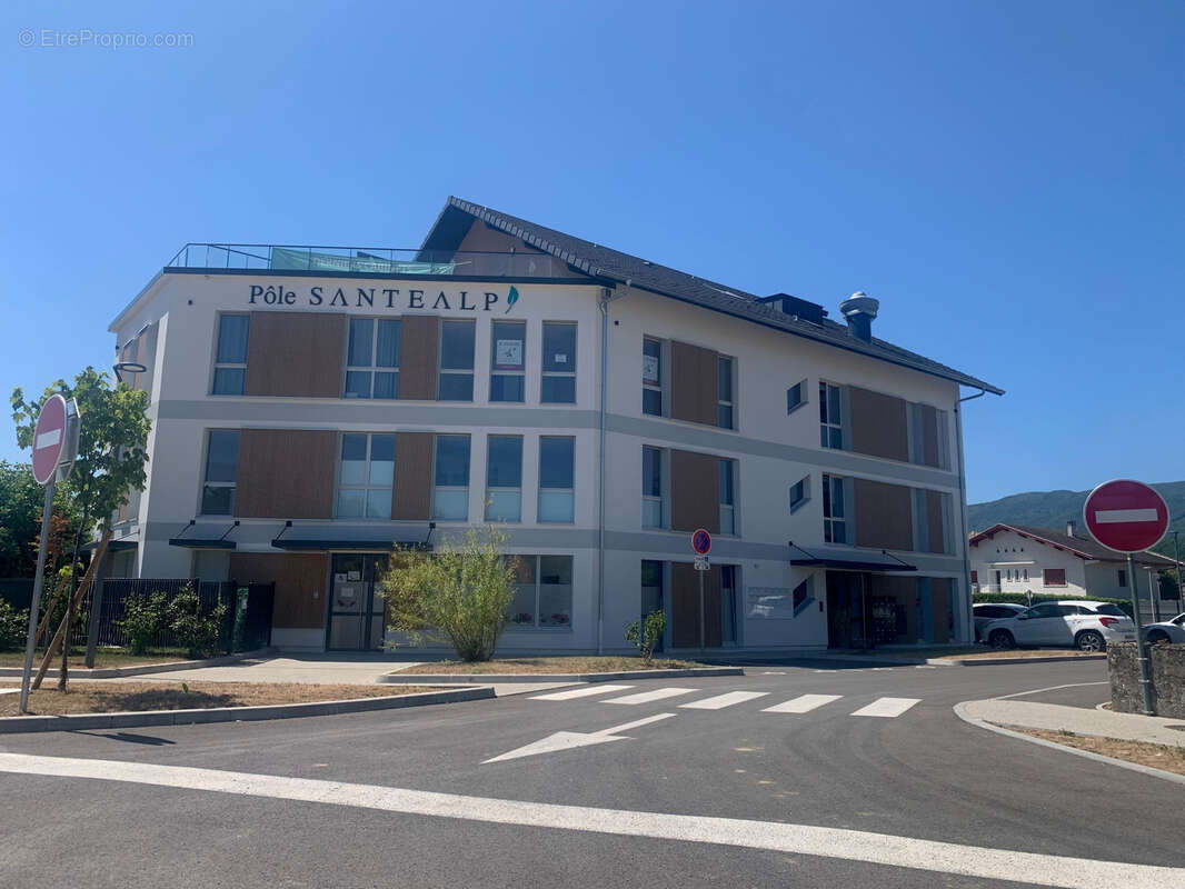 Commerce à VALLIERES