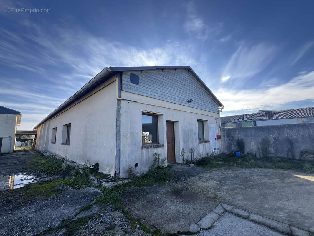 Commerce à EPREVILLE