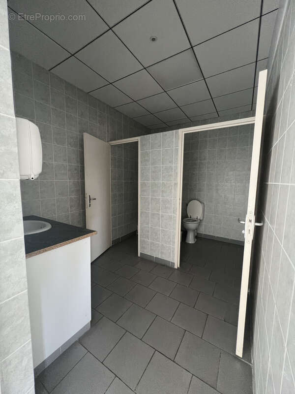 Commerce à EPREVILLE