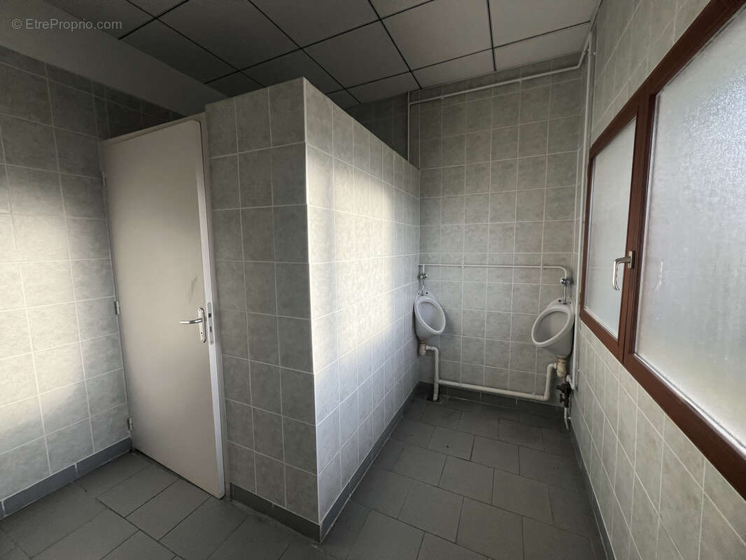 Commerce à EPREVILLE