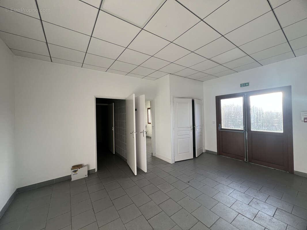 Commerce à EPREVILLE