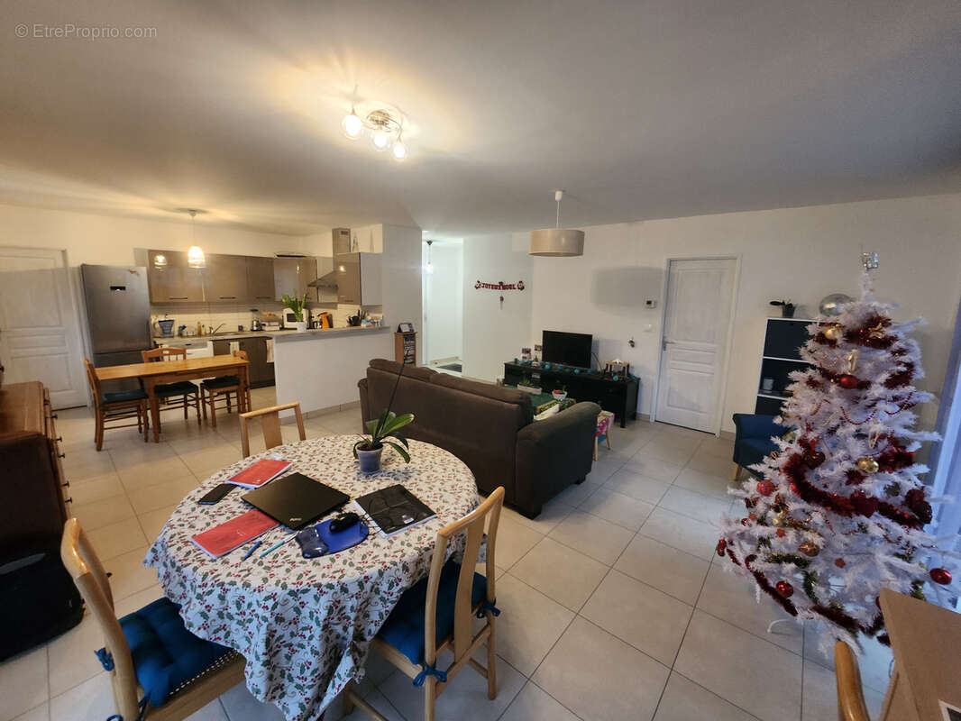 Maison à MESLAY-DU-MAINE