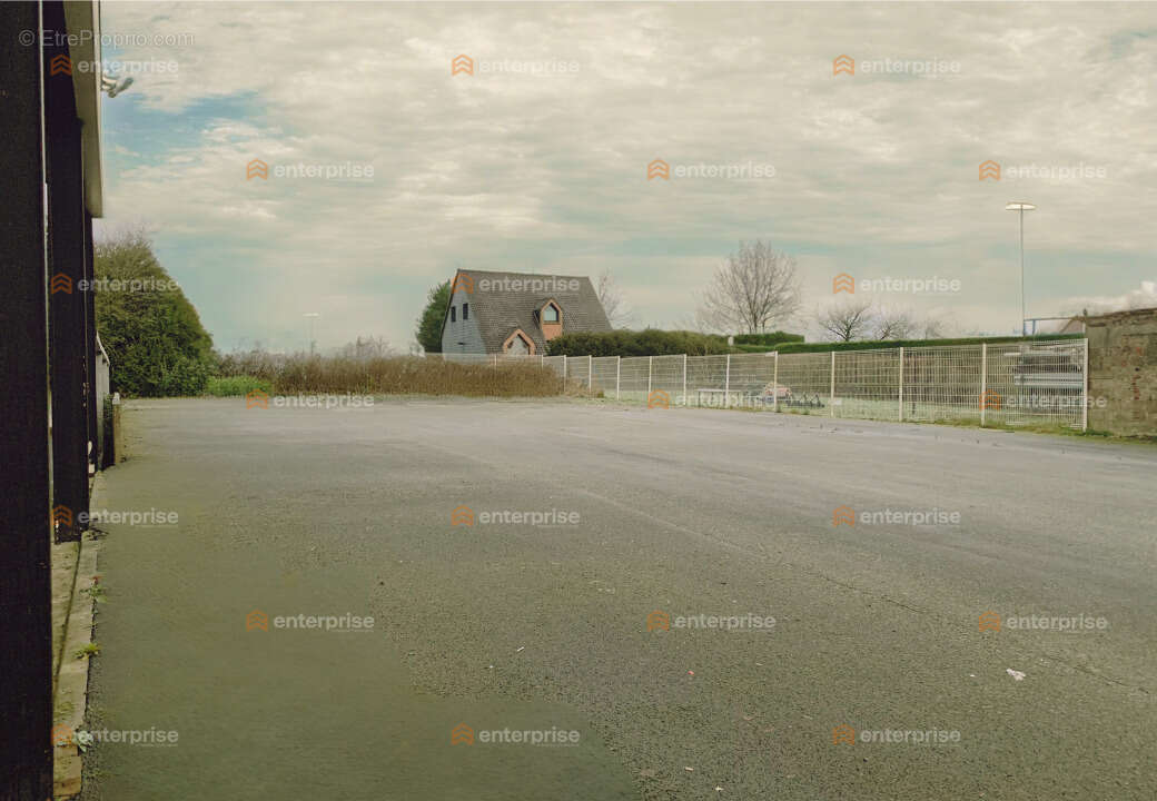 Commerce à CAUCHY-A-LA-TOUR